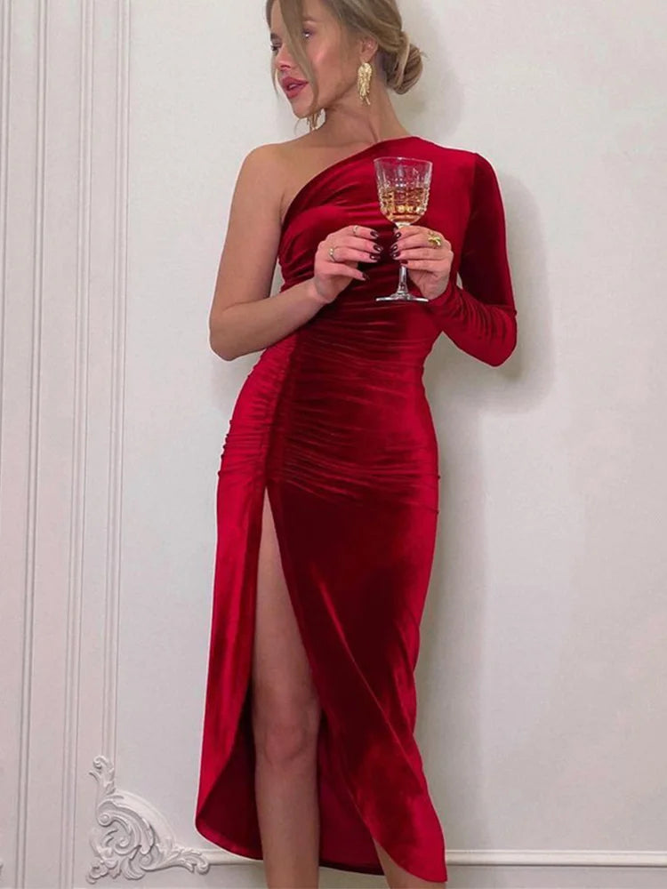 Vestido Midi Bodycon de Veludo: Para Arrasar em Festas e Noites Elegantes